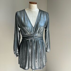 Pleione Metallic Top Size Medium